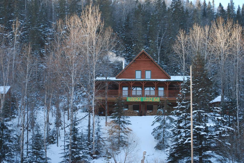 Auberge De La Riviere Matapedia - Matapedia River Lodge Routhierville Bagian luar foto