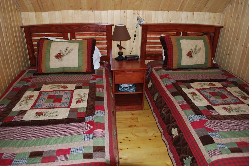 Auberge De La Riviere Matapedia - Matapedia River Lodge Routhierville Ruang foto