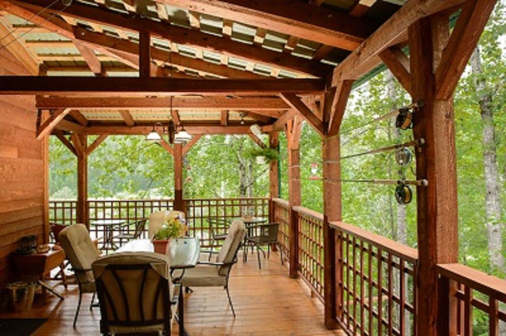 Auberge De La Riviere Matapedia - Matapedia River Lodge Routhierville Bagian luar foto