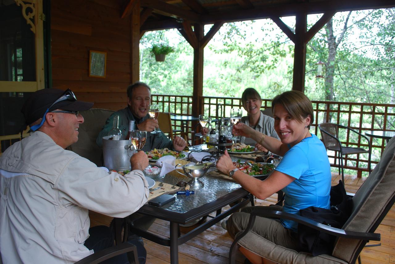Auberge De La Riviere Matapedia - Matapedia River Lodge Routhierville Bagian luar foto