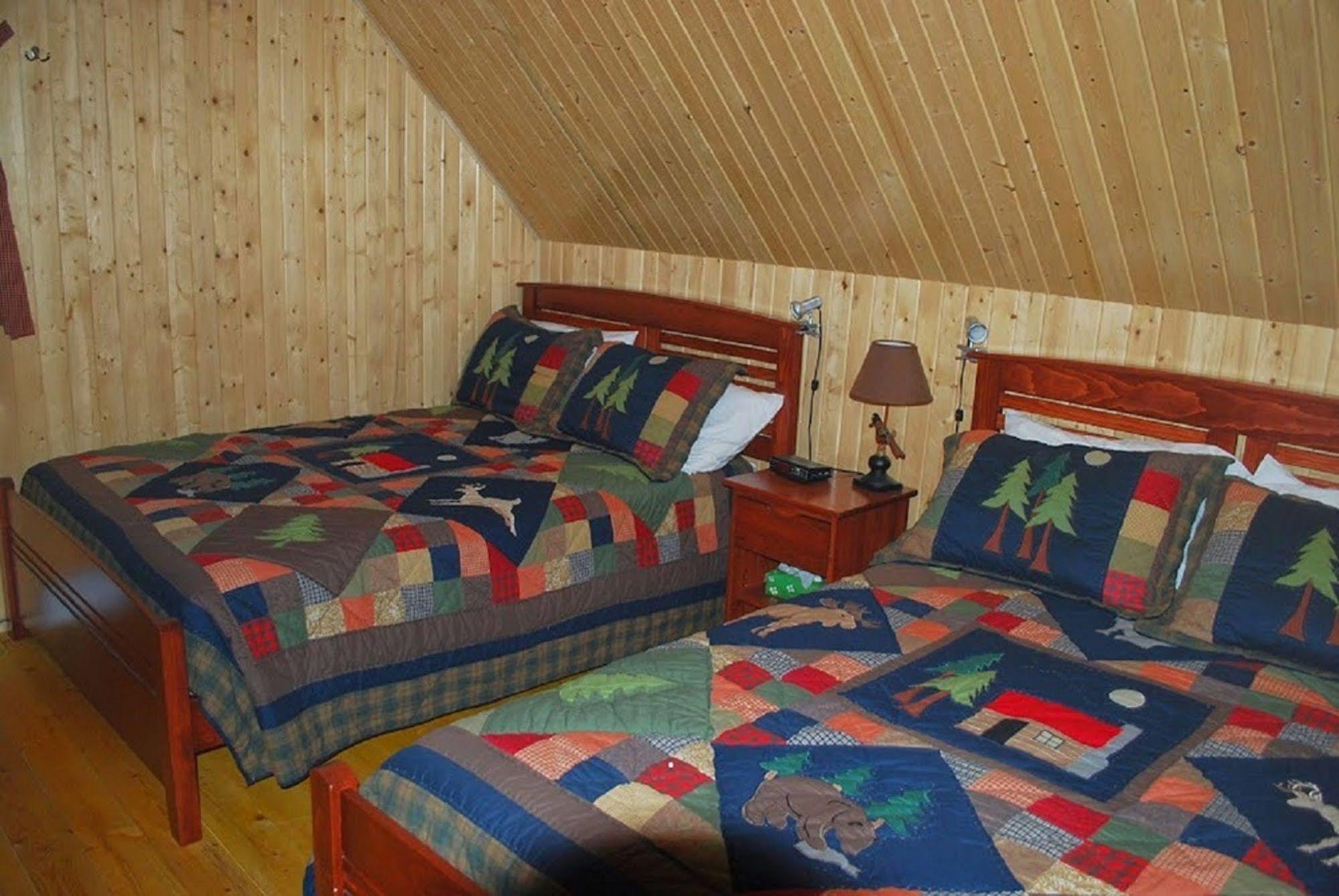 Auberge De La Riviere Matapedia - Matapedia River Lodge Routhierville Bagian luar foto