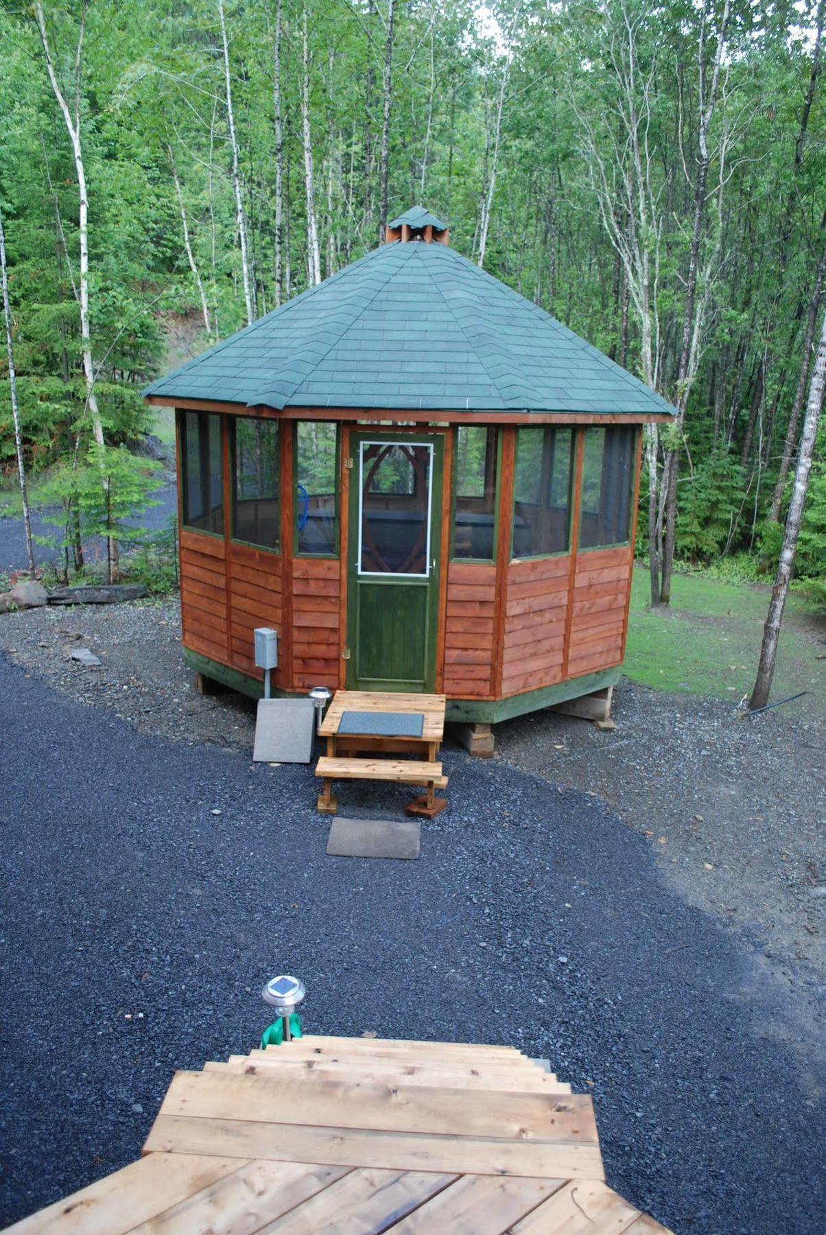 Auberge De La Riviere Matapedia - Matapedia River Lodge Routhierville Bagian luar foto