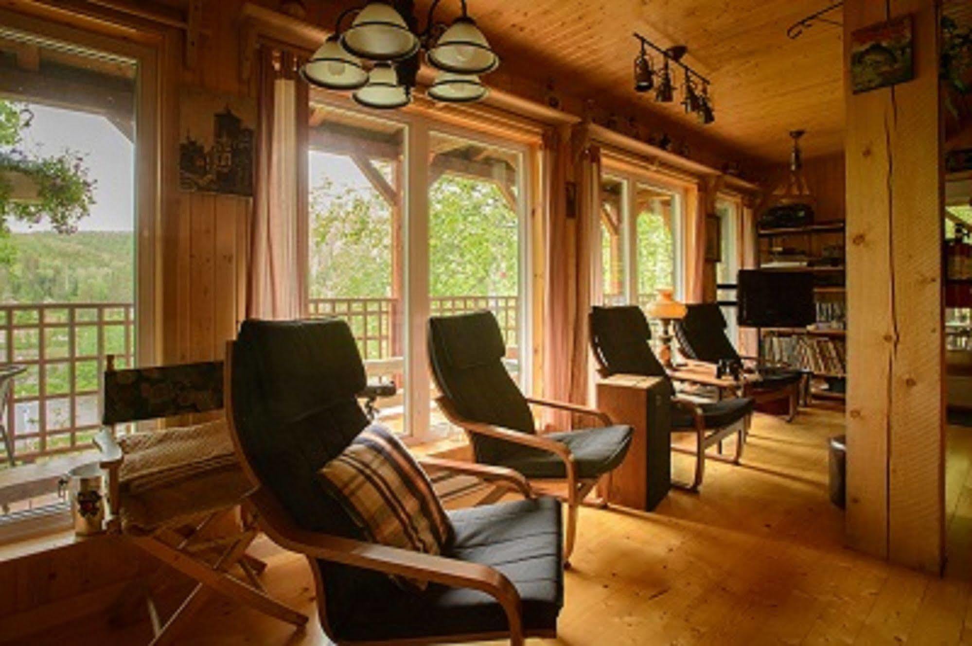 Auberge De La Riviere Matapedia - Matapedia River Lodge Routhierville Bagian luar foto
